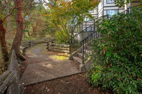 201-290 Wilfert Rd, View Royal, BC - Outdoor