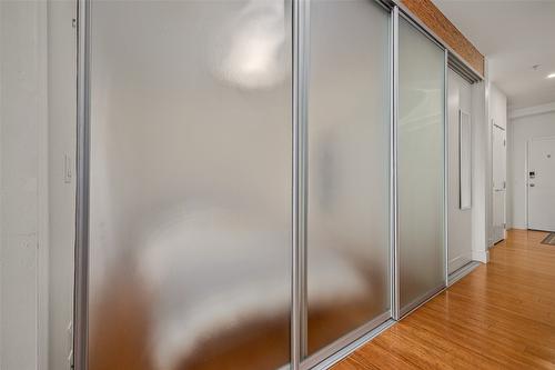 316-1289 Ellis Street, Kelowna, BC - Indoor
