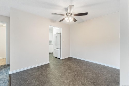 307-6715 Dover Rd, Nanaimo, BC - Indoor Photo Showing Other Room