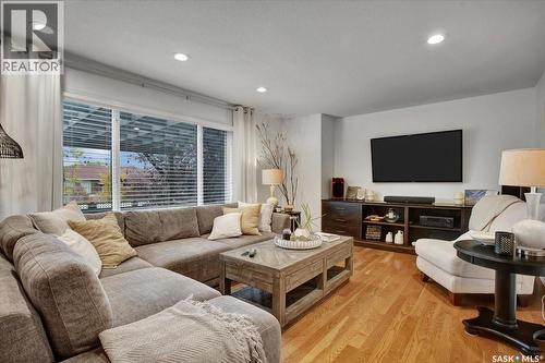 835 Swan Crescent, Saskatoon, SK - Indoor Photo Showing Living Room
