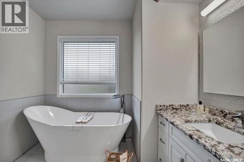 835 Swan Crescent, Saskatoon, SK - Indoor Photo Showing Bathroom