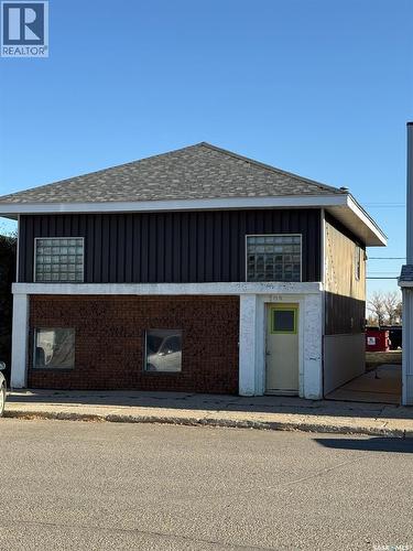 109 1St Avenue E, Kindersley, SK 