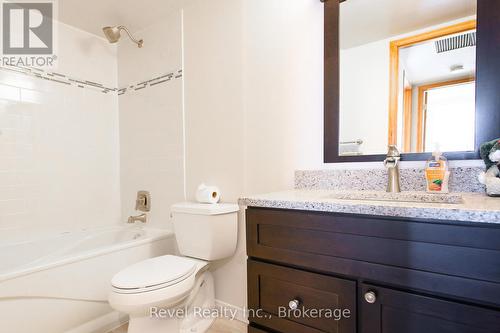 305 - 24 Ramblings Way, Collingwood, ON - Indoor Photo Showing Bathroom
