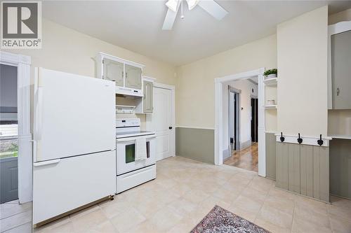 373 Palmerston Street South, Sarnia, ON - Indoor Photo Showing Kitchen
