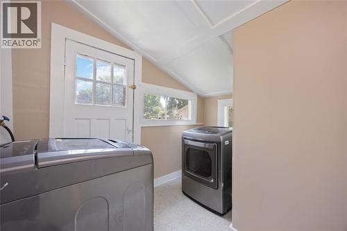 373 Palmerston Street South, Sarnia, ON - Indoor Photo Showing Laundry Room