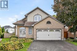 27 SURREY DRIVE  Hamilton, ON L9K 1L9