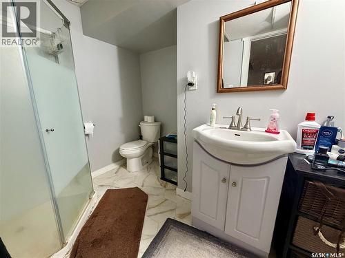 5309 2Nd Avenue N, Regina, SK - Indoor Photo Showing Bathroom