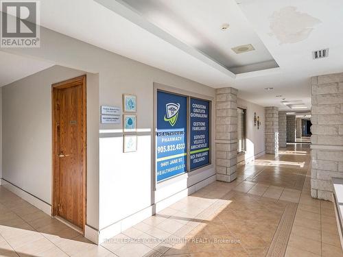 202 - 2506 Rutherford Road, Vaughan, ON - Indoor Photo Showing Other Room