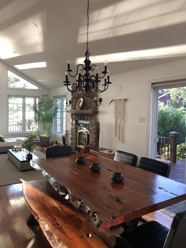 Dining room - 50 Ch. Du Lac-D'Argent, Eastman, QC - Indoor With Fireplace