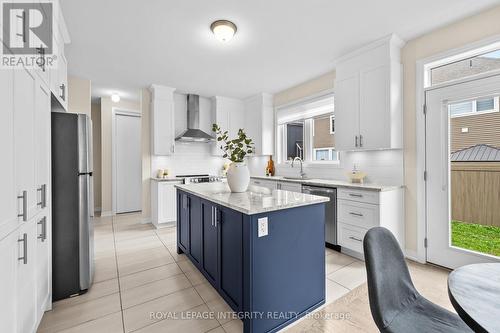 807 Mercier Crescent E, Ottawa, ON - Indoor Photo Showing Kitchen With Upgraded Kitchen