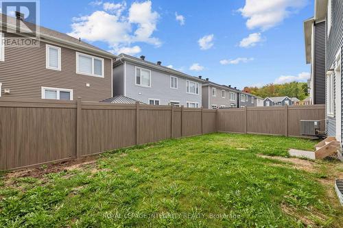 807 Mercier Crescent E, Ottawa, ON - Outdoor