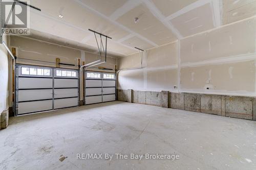 26 Amber Drive, Wasaga Beach, ON - Indoor Photo Showing Garage