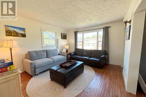 330 Mary Street, Niagara-On-The-Lake (Town), ON - Indoor Photo Showing Living Room