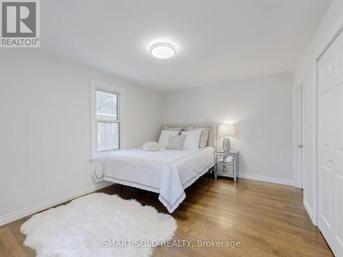 1051 Janette Street, Newmarket, ON - Indoor Photo Showing Bedroom