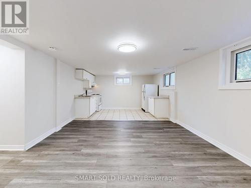 1051 Janette Street, Newmarket, ON - Indoor