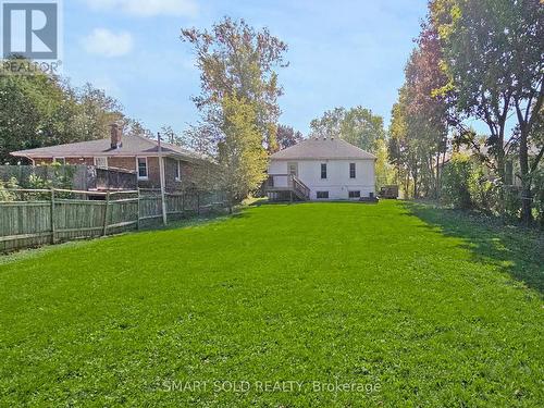 1051 Janette Street, Newmarket, ON - Outdoor With Backyard