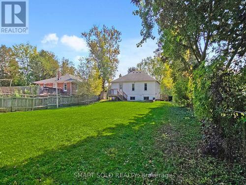 1051 Janette Street, Newmarket, ON - Outdoor With Backyard