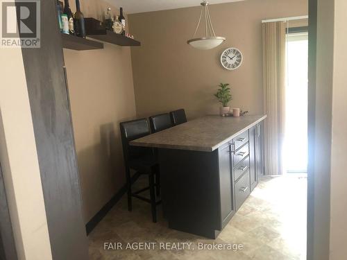 562 Erinbrook Drive, Kitchener, ON - Indoor Photo Showing Laundry Room