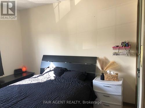 562 Erinbrook Drive, Kitchener, ON - Indoor Photo Showing Bedroom