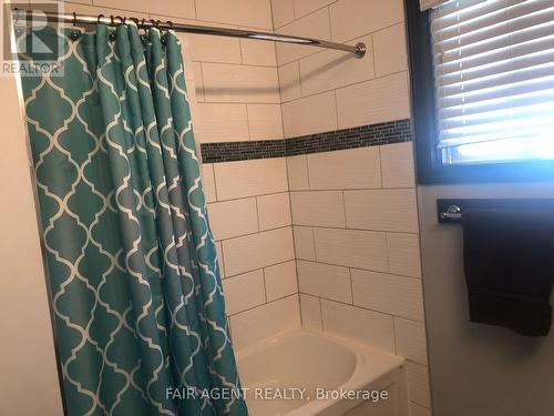 562 Erinbrook Drive, Kitchener, ON - Indoor Photo Showing Bathroom