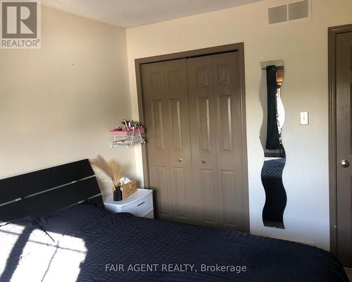 562 Erinbrook Drive, Kitchener, ON - Indoor Photo Showing Bedroom