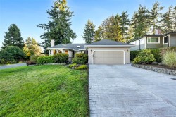 2431 Wilcox Terr  Central Saanich, BC V8Z 5R7
