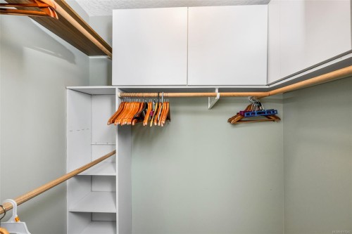 2431 Wilcox Terr, Central Saanich, BC 