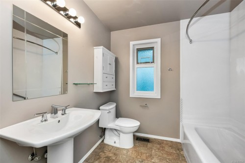 2431 Wilcox Terr, Central Saanich, BC 