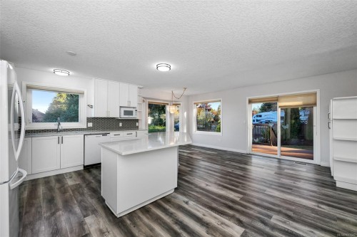 2431 Wilcox Terr, Central Saanich, BC 