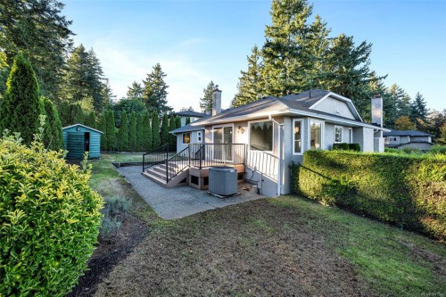 2431 Wilcox Terr, Central Saanich, BC 