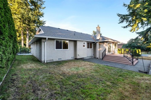 2431 Wilcox Terr, Central Saanich, BC 