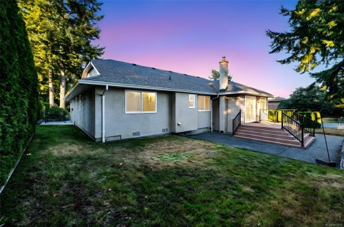 2431 Wilcox Terr, Central Saanich, BC 