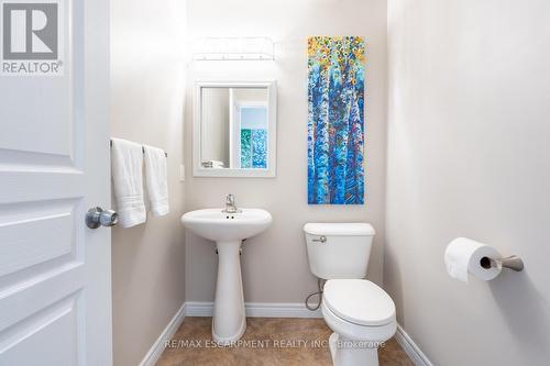 2338 Norland Drive, Burlington, ON - Indoor Photo Showing Bathroom