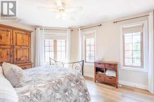 2338 Norland Drive, Burlington, ON - Indoor Photo Showing Bedroom