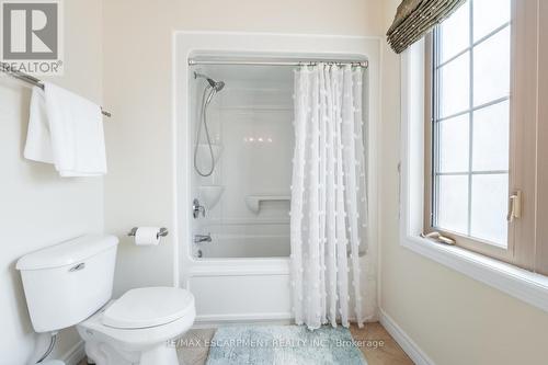 2338 Norland Drive, Burlington, ON - Indoor Photo Showing Bathroom