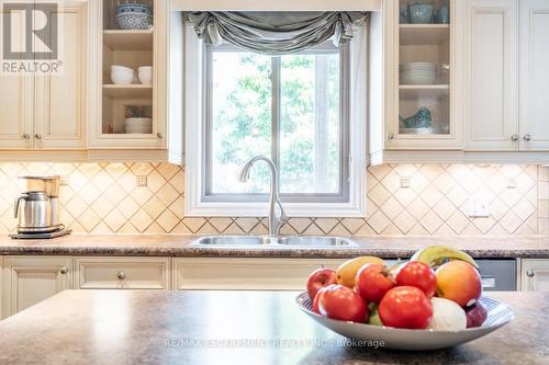 2338 Norland Drive, Burlington, ON - Indoor Photo Showing Kitchen With Double Sink