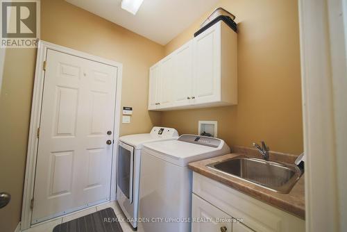 132 Loretta Drive, Niagara-On-The-Lake (Virgil), ON - Indoor Photo Showing Laundry Room