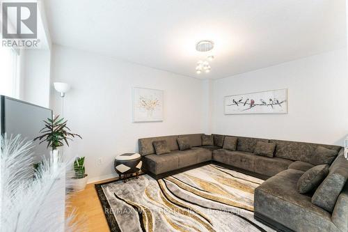3143 Clayhill Road, Mississauga, ON - Indoor Photo Showing Living Room