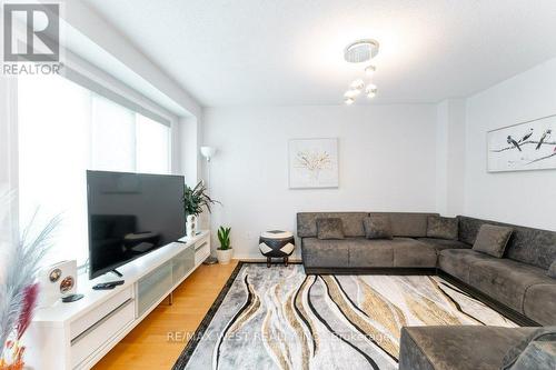 3143 Clayhill Road, Mississauga, ON - Indoor Photo Showing Living Room