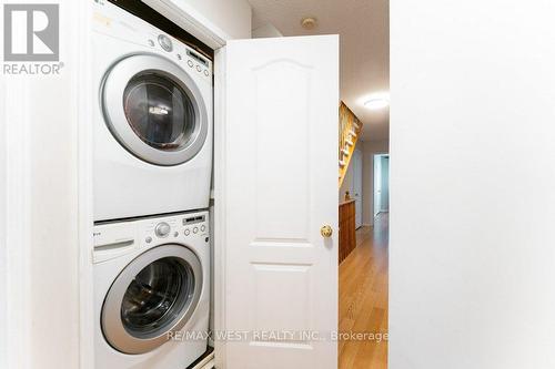 3143 Clayhill Road, Mississauga, ON - Indoor Photo Showing Laundry Room