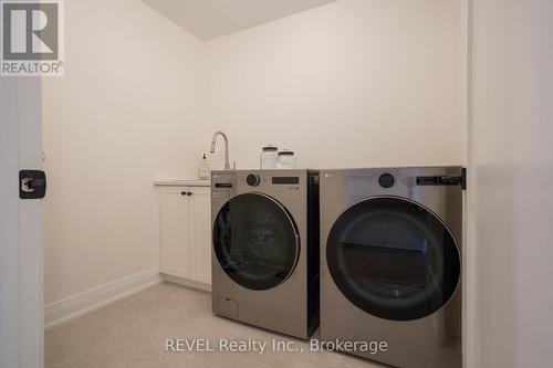 21 Arsenault Crescent, Pelham (Fonthill), ON - Indoor Photo Showing Laundry Room