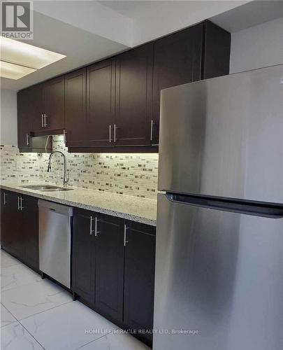 1412 - 5 Lisa Street, Brampton, ON - Indoor Photo Showing Kitchen