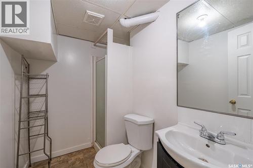 3111 Dewdney Avenue E, Regina, SK - Indoor Photo Showing Bathroom