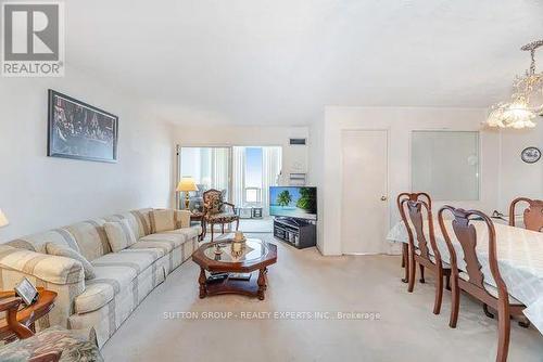 615 - 115 Hillcrest Avenue, Mississauga, ON - Indoor Photo Showing Living Room