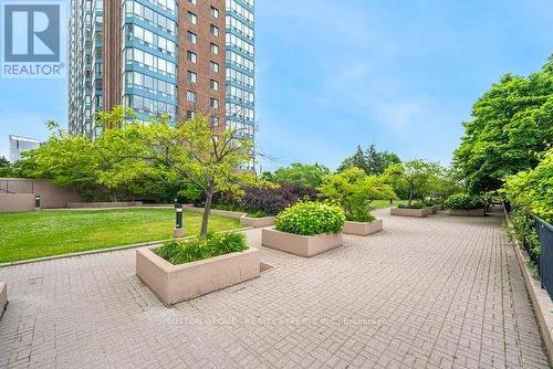 615 - 115 Hillcrest Avenue, Mississauga, ON - Outdoor