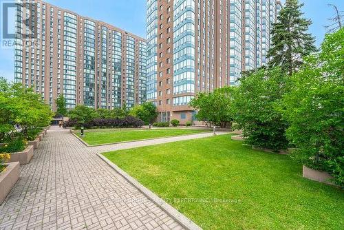 615 - 115 Hillcrest Avenue, Mississauga, ON - Outdoor With Facade