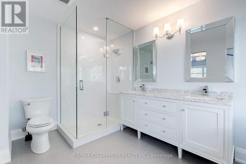 296 Kent Crescent, Burlington, ON - Indoor Photo Showing Bathroom