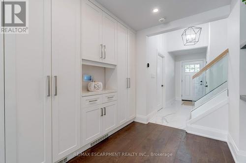 296 Kent Crescent, Burlington, ON - Indoor Photo Showing Other Room