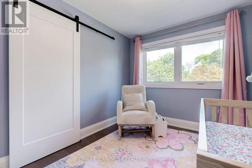 296 Kent Crescent, Burlington, ON - Indoor Photo Showing Bedroom