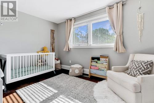 296 Kent Crescent, Burlington, ON - Indoor Photo Showing Bedroom